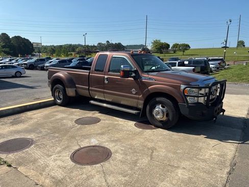 Used 2012 Ford F350 Lariat w/ Chrome Pkg RWD image 17