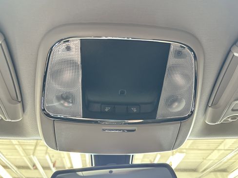 Used 2018 Chrysler 300 Touring w/ Sport Appearance Package image 35