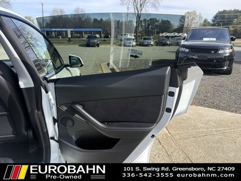 Used 2021 Tesla Model Y Performance image 13