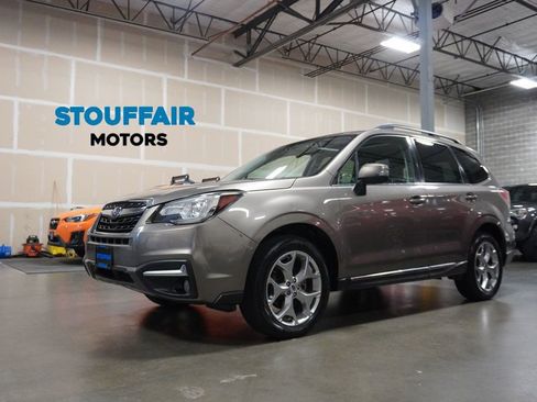 Used 2017 Subaru Forester 2.5i Touring AWD/4WD image 2
