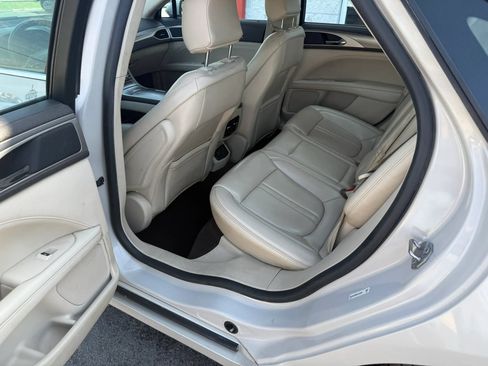 Used 2020 Lincoln MKZ FWD image 13
