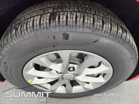 New 2026 Chrysler Pacifica Select AWD/4WD image 3