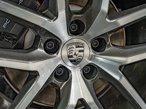 New 2026 Porsche Macan AWD/4WD image 15