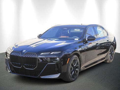 Used 2026 BMW 750e xDrive w/ Premium Package AWD/4WD image 3