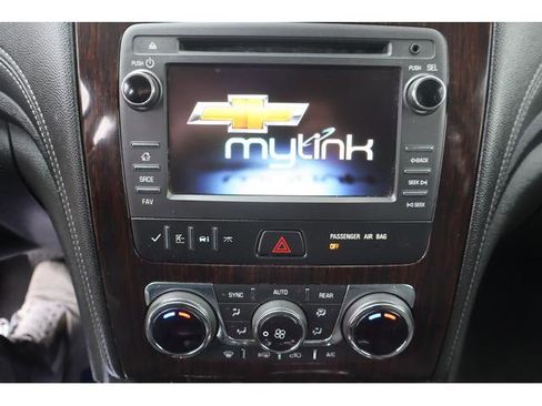 Used 2016 Chevrolet Traverse LT image 14