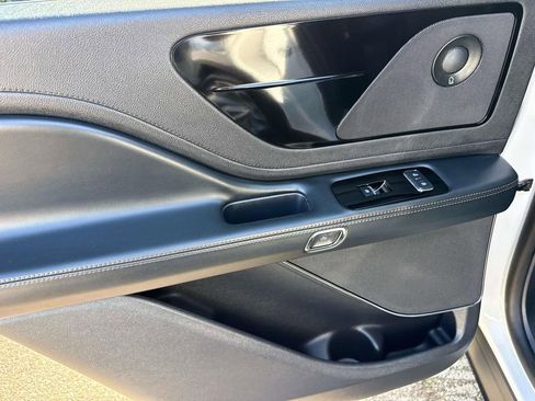 Used 2025 Lincoln Aviator Reserve image 9