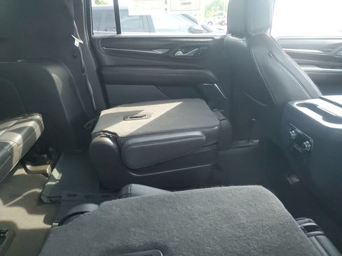 Used 2023 GMC Yukon XL Denali AWD/4WD image 22