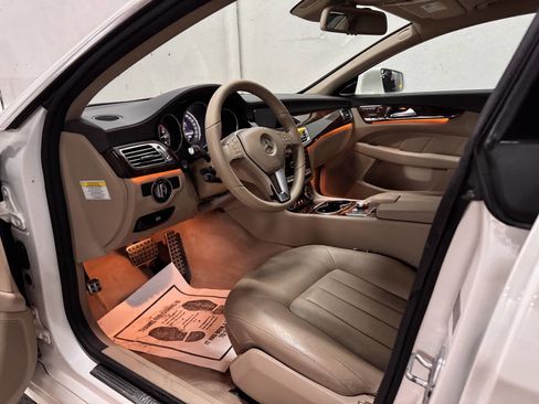 Used 2013 Mercedes-Benz CLS 550 image 12