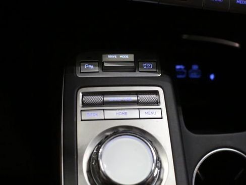 Used 2025 Genesis GV70 2.5T image 15