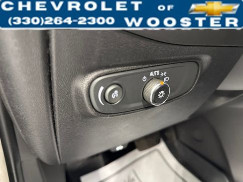 Used 2018 Chevrolet Equinox LT w/ Sun & Infotainment Package image 13