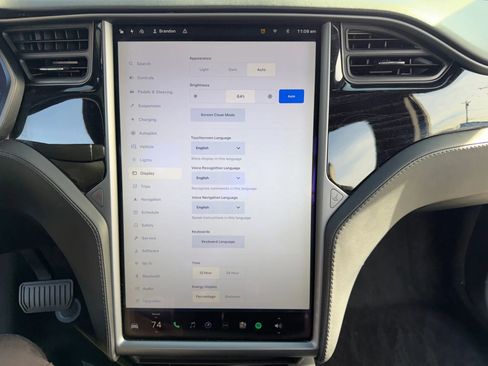 Used 2018 Tesla Model X 75D image 26