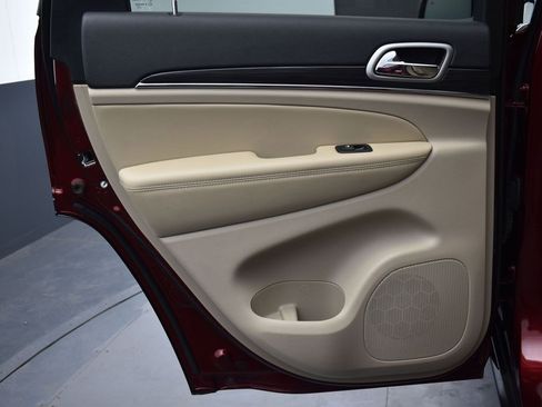 Used 2021 Jeep Grand Cherokee Limited image 23