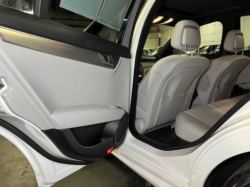 Used 2014 Mercedes-Benz C 300 4MATIC Sedan image 17