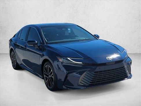 Used 2025 Toyota Camry XLE w/ Premium Plus Package FWD image 3