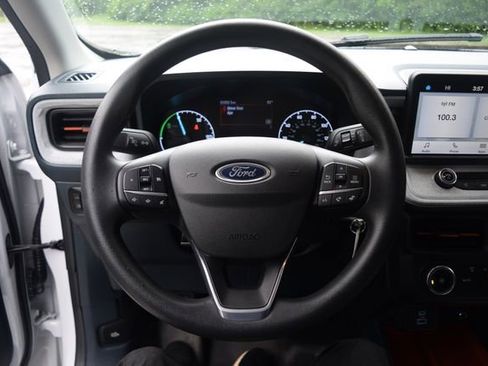 Used 2024 Ford Maverick XLT FWD image 4