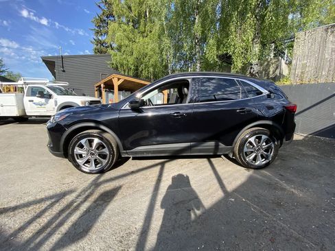 Used 2025 Ford Escape Platinum AWD/4WD image 3