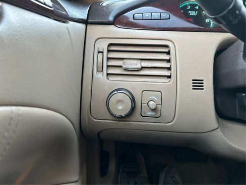 Used 2011 Buick Lucerne CXL w/ Driver Confidence Package image 24