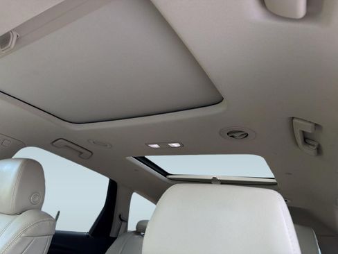 Certified 2018 Buick Enclave Essence FWD image 22