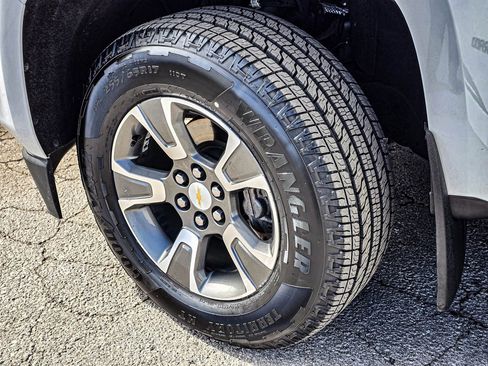 Used 2018 Chevrolet Colorado Z71 image 12