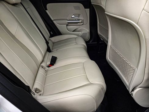 New 2025 Mercedes-Benz GLA 250 4MATIC image 36