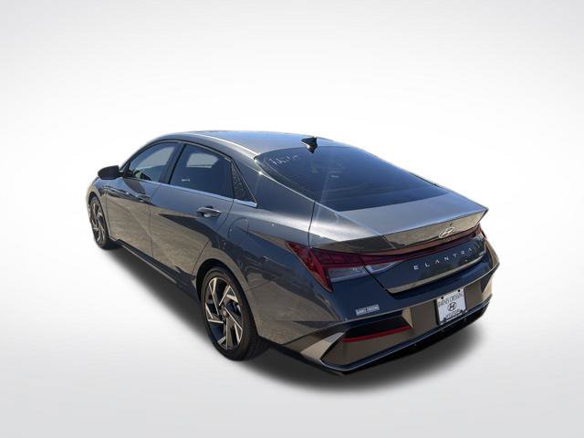 Used 2026 Hyundai Elantra Limited w/ Cargo Package FWD image 5