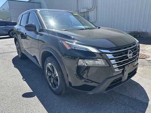 Used 2025 Nissan Rogue SV AWD/4WD image 11
