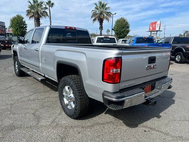 Used 2017 GMC Sierra 3500 SLT w/ Duramax Plus Package AWD/4WD image 6
