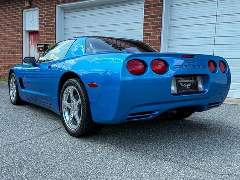 Used 1999 Chevrolet Corvette Coupe w/ Lighting Pkg RWD image 18