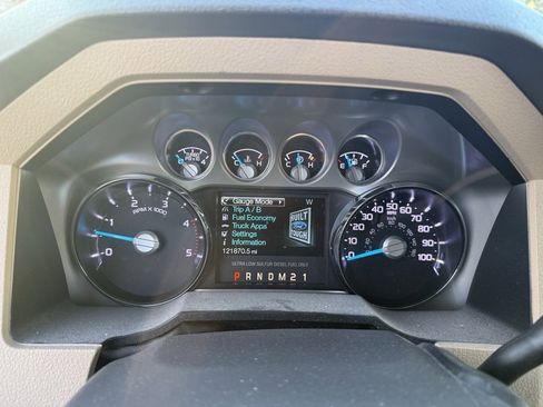 Used 2013 Ford F350 Lariat w/ Chrome Pkg image 8