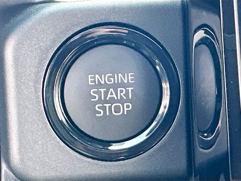 Certified 2025 Toyota Tacoma Limited image 9