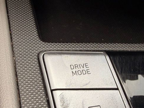 Used 2024 Hyundai Elantra SEL FWD image 17