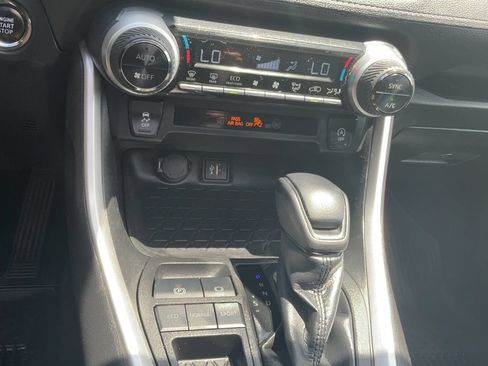 Used 2023 Toyota RAV4 XLE w/ Convenience Package FWD image 31