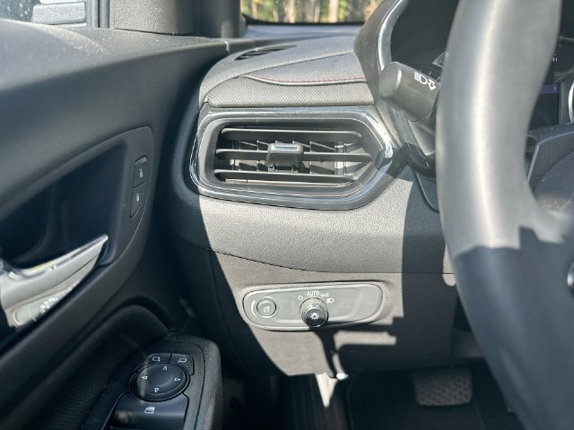 Used 2023 Chevrolet Equinox RS w/ RS Leather Package AWD/4WD image 22