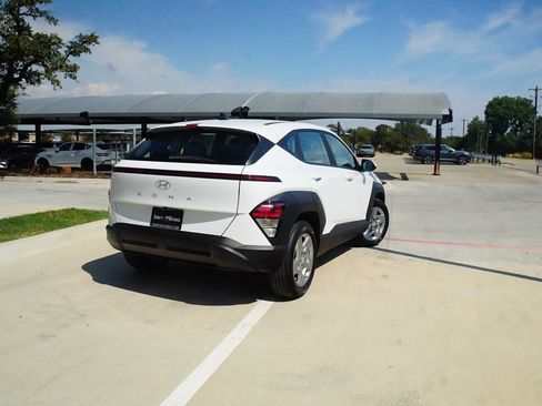 New 2027 Hyundai Kona SE FWD image 7
