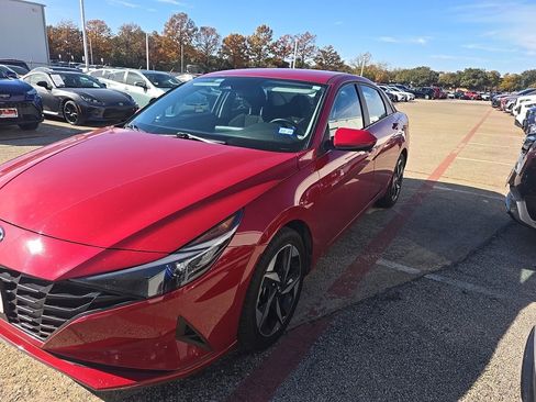 Used 2023 Hyundai Elantra SEL w/ Convenience Package image 1