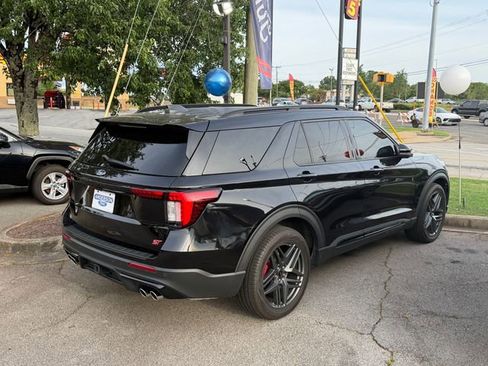 Used 2025 Ford Explorer ST AWD/4WD image 4