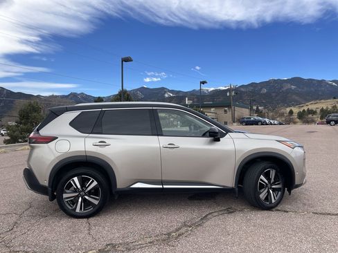 Used 2023 Nissan Rogue Platinum w/ Platinum Premium Package image 8