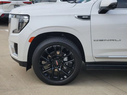 Used 2023 GMC Yukon XL Denali AWD/4WD image 8
