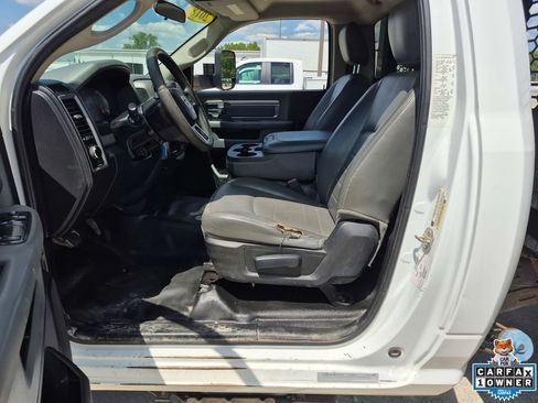Used 2018 RAM 5500 Tradesman w/ Power & Remote Entry Group RWD image 9