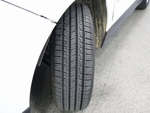 Used 2020 Chevrolet Equinox LT image 4