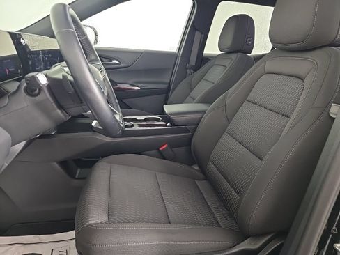 Used 2026 Chevrolet Equinox LT FWD image 8