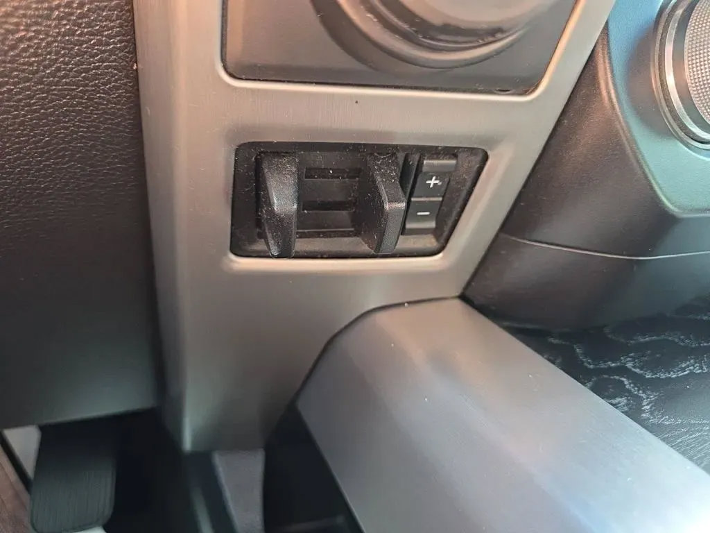 Used 2019 Ford F150 Platinum w/ Equipment Group 701A Luxury AWD/4WD image 33