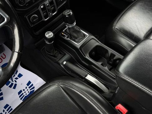 Used 2021 Jeep Wrangler Unlimited Sahara image 31