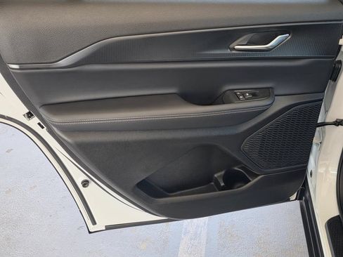 New 2025 Jeep Grand Cherokee L Altitude AWD/4WD image 34