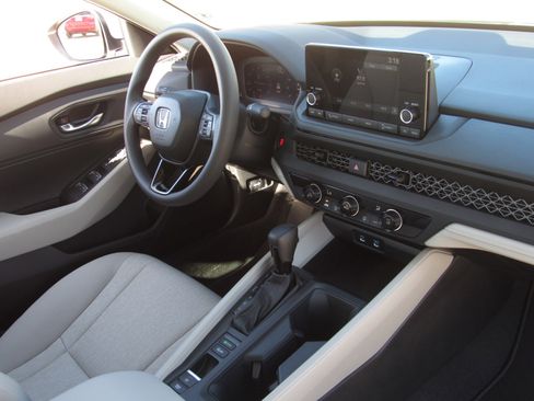 New 2025 Honda Accord LX image 7