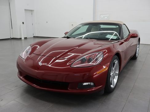Used 2006 Chevrolet Corvette Convertible w/ Preferred Equipment Group RWD image 7
