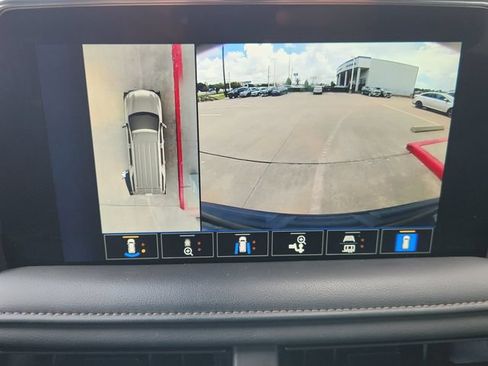 Used 2023 Chevrolet Tahoe High Country RWD image 16