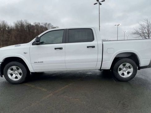 New 2026 RAM 1500 4x4 Crew Cab image 5