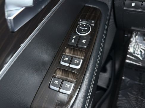 Used 2019 Kia Sorento FWD V6 image 19