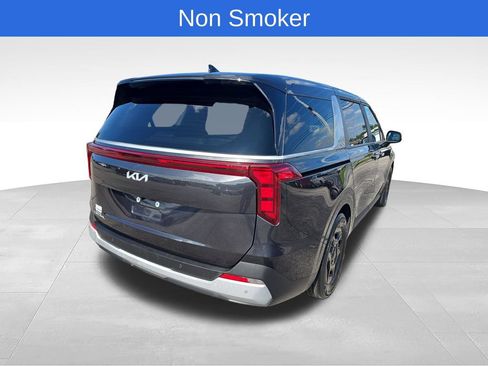 Used 2025 Kia Carnival FWD image 6